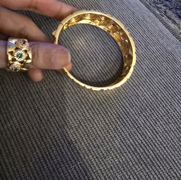 21kgp Dubai Jewelry Elegant Gold and Gemstone Bracelet and Ring Set - Picture 12 of 16